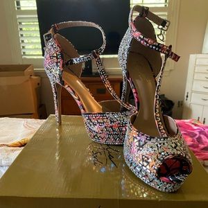 Only work once …. Beautiful Mosaic Platform Heels… women size 8
